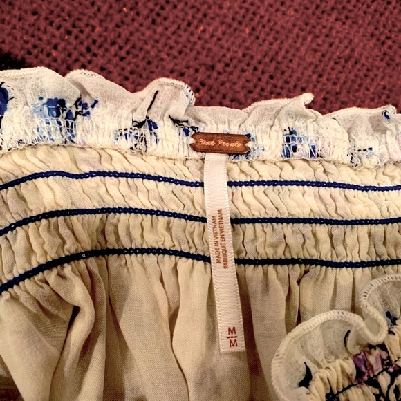 Clearance***Free People flowy floral top. NWOT. Smokeless home. - Picture 3 of 3